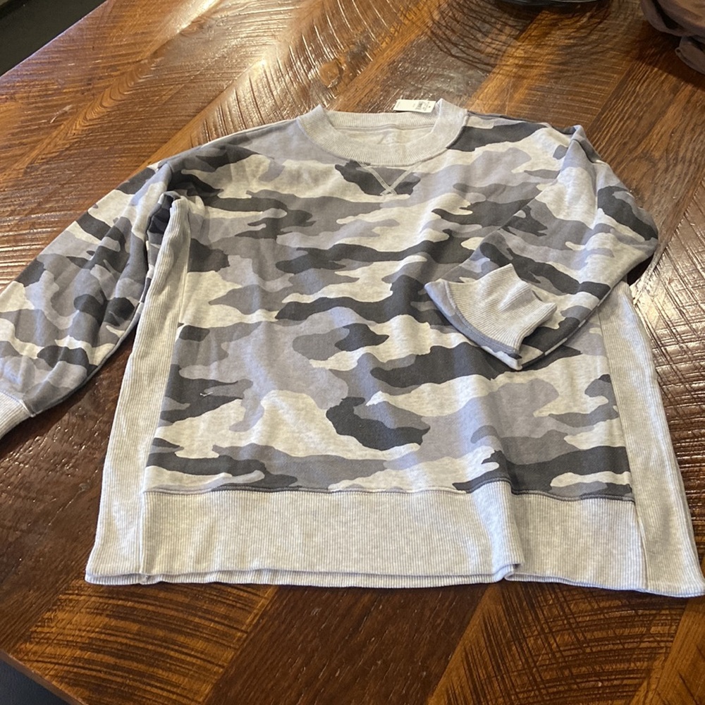 Aerie sweatshirt, size M, NWT, grey camo - Picture 2 of 3
